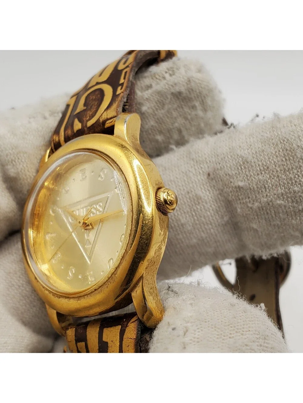 Vintage 1994 Womens Watch New Battery Gold Tone 26mm